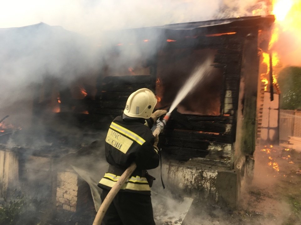 Пожар в частном домовладении в г. Зверево